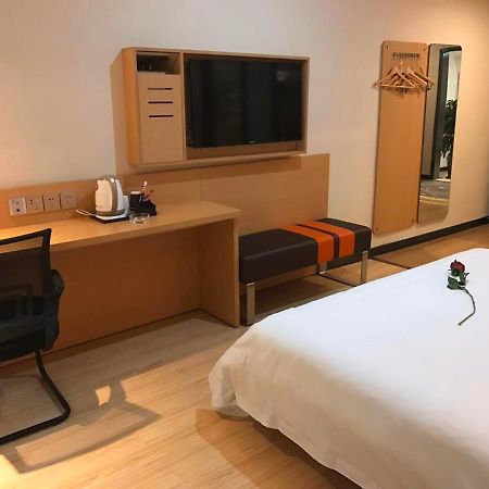 7 Days Premium Chongqing Jiangbei International Airport Branch Hotel Exterior photo