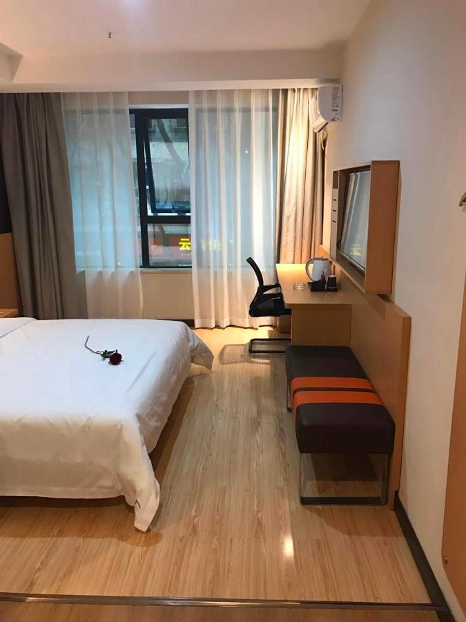 7 Days Premium Chongqing Jiangbei International Airport Branch Hotel Exterior photo