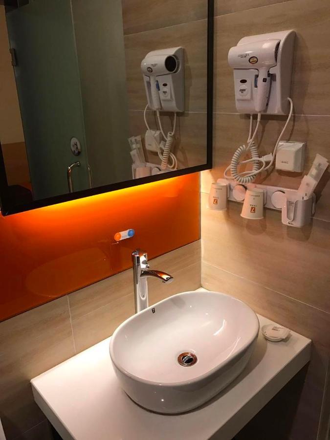 7 Days Premium Chongqing Jiangbei International Airport Branch Hotel Exterior photo