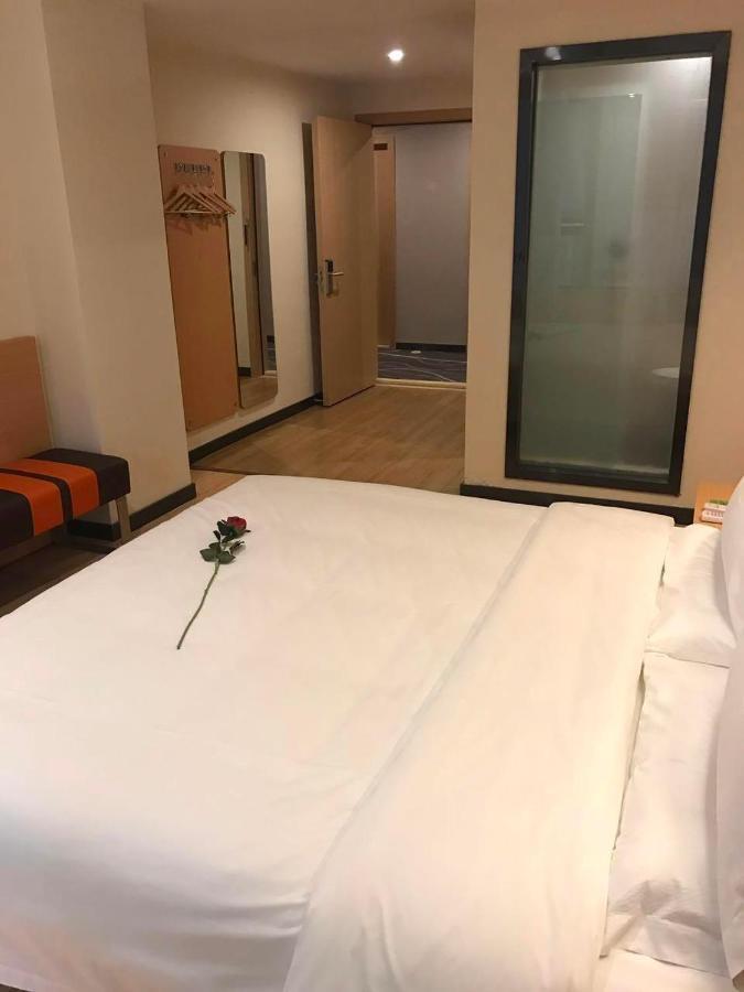 7 Days Premium Chongqing Jiangbei International Airport Branch Hotel Exterior photo