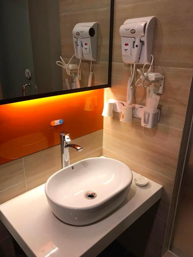 7 Days Premium Chongqing Jiangbei International Airport Branch Hotel Exterior photo