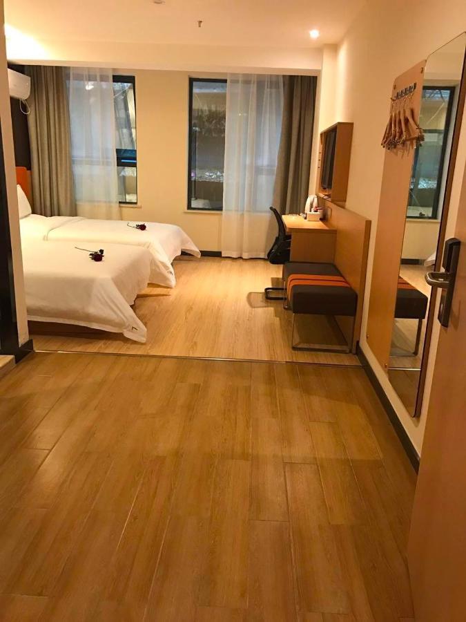 7 Days Premium Chongqing Jiangbei International Airport Branch Hotel Exterior photo